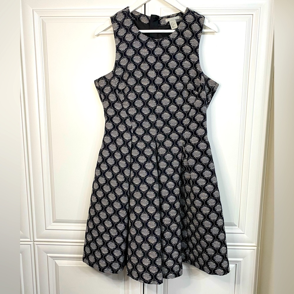 EUC H&M Size 12 Black White Sleeveless Fit & Flare Lined Dress Party Wedding
